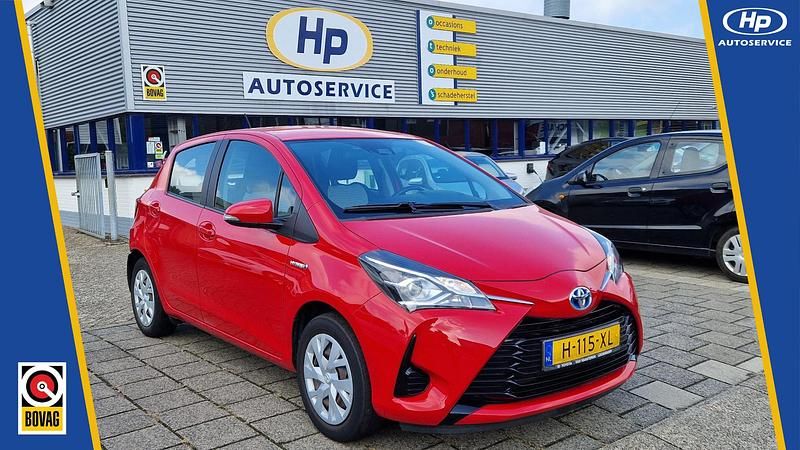 Rood Gebruikt 2020 Toyota Yaris Hybrid Active Hatchback | € 16.500 (Super prijs) - Afbeelding 1/4