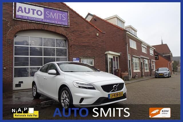 Occasion Volvo V40 Inscription 123 PK (90 kW) 2019 Wit Hatchback