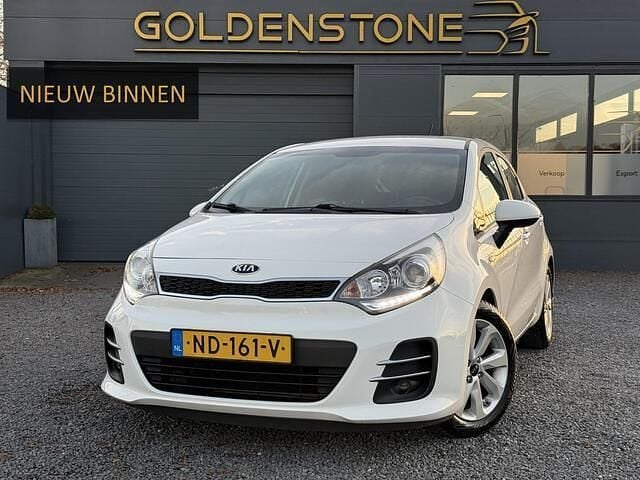 Wit Gebruikt 2017 Kia Rio Hatchback | € 9.743 (Goede deal) - Afbeelding 1/4