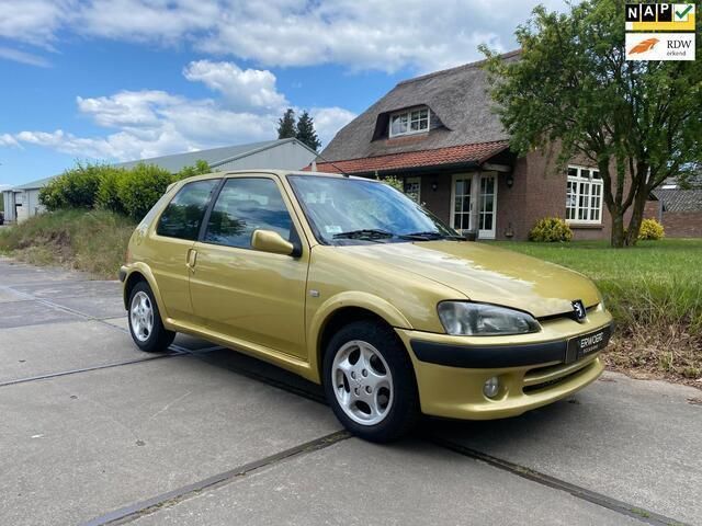 Geel Gebruikt 2003 Peugeot 106 Premium Hatchback | € 4.950 - Afbeelding 1/4