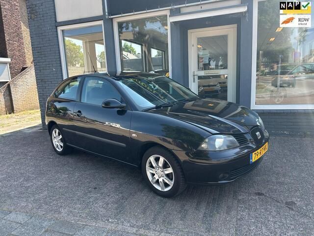 Zwart Gebruikt 2005 Seat Ibiza Sport Hatchback | € 1.499 (Eerlijke prijs) - Afbeelding 1/4