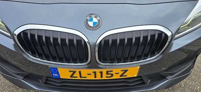 Occasion BMW 218 Executive 140 PK (102 kW) 2019 Grijs MPV