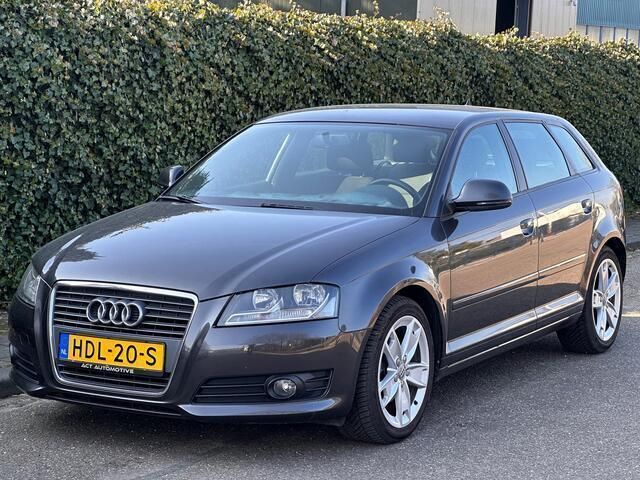 Grijs Gebruikt 2009 Audi A3 Sportback Attraction Hatchback | € 6.500 (Eerlijke prijs) - Afbeelding 1/4