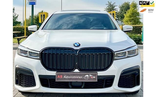 Wit Gebruikt 2020 BMW 745 M Sport Sedan | € 52.950 (Eerlijke prijs) - Afbeelding 1/4