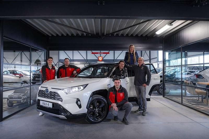 Grijs (metallic) Occasion 2022 Lexus UX 250h SUV | € 29.800 (Eerlijke prijs) - Afbeelding 1/1