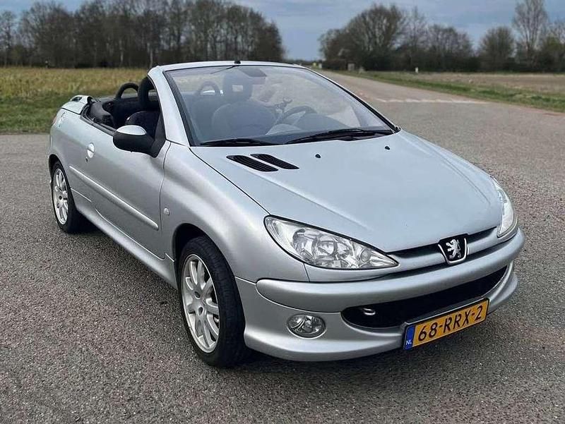 Zilver Gebruikt 2004 Peugeot 206 Cabriolet | € 1.650 (Eerlijke prijs) - Afbeelding 1/4