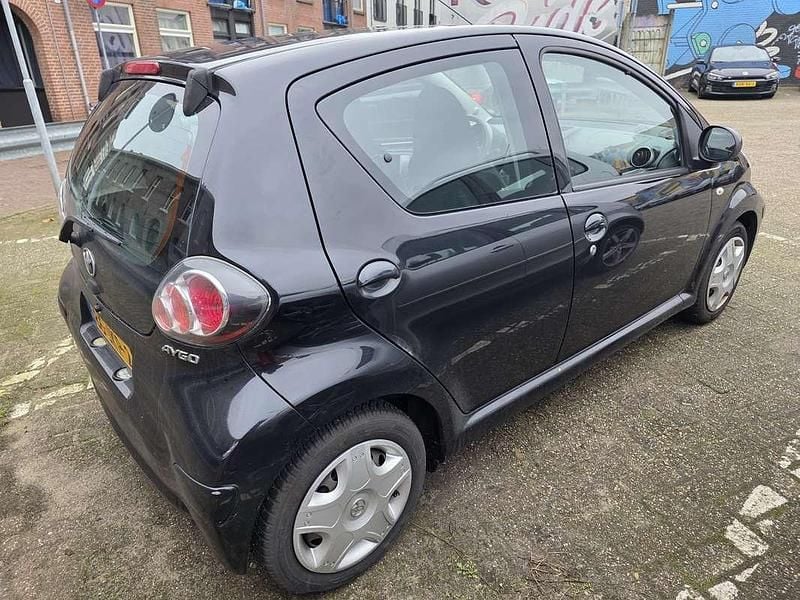 Zwart Gebruikt 2009 Toyota Aygo Comfort Hatchback | € 2.000 (Goede deal) - Afbeelding 1/4