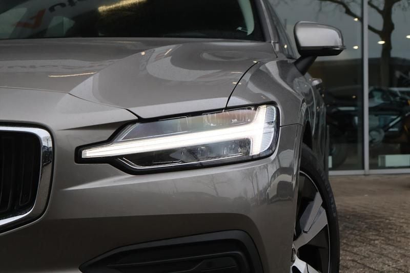 Occasion Volvo V60 Momentum 163 PK (119 kW) 2021 Grijs Stationwagen