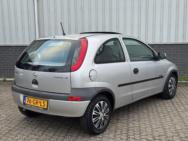 Occasion Opel Corsa Comfort 90 PK (66 kW) 2001 Grijs Hatchback