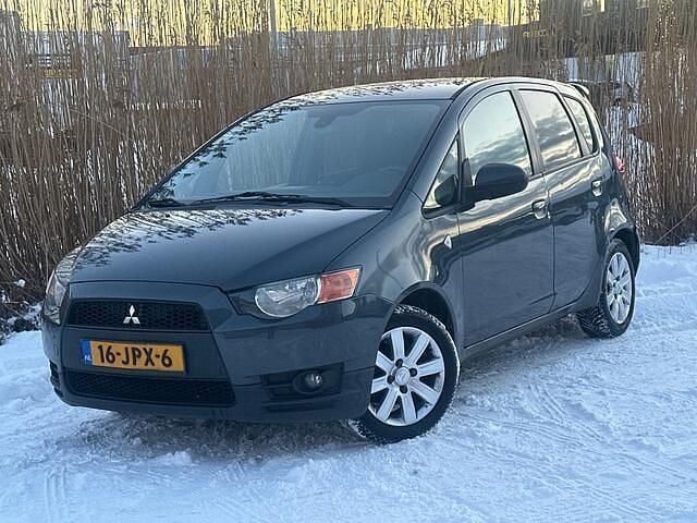 Grijs Gebruikt 2009 Mitsubishi Colt Edition Hatchback | € 1.995 (Eerlijke prijs) - Afbeelding 1/4