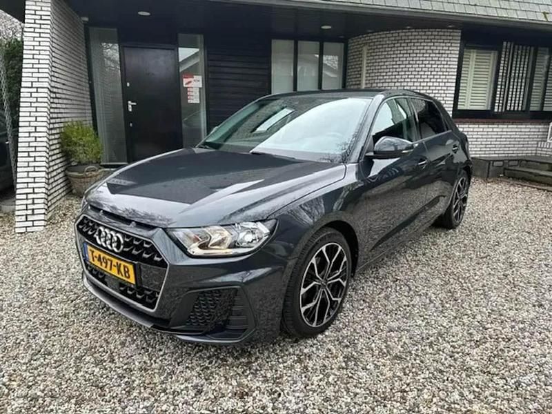 Grijs Occasion 2019 Audi A1 Sportback S-Line Hatchback | € 21.950 (Duur) - Afbeelding 1/4