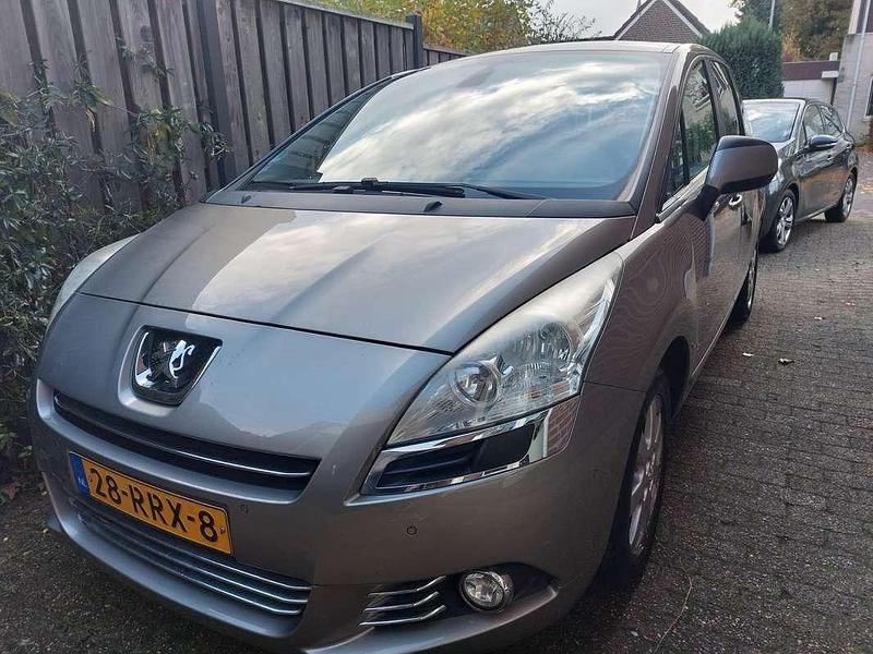 Beige Gebruikt 2011 Peugeot 5008 MPV | € 3.850 (Eerlijke prijs) - Afbeelding 1/4