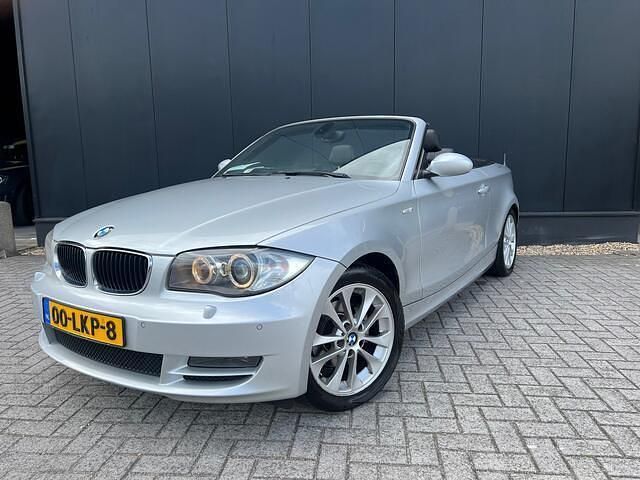 Grijs Gebruikt 2009 BMW 118 Cabriolet Cabriolet | € 7.995 (Eerlijke prijs) - Afbeelding 1/4