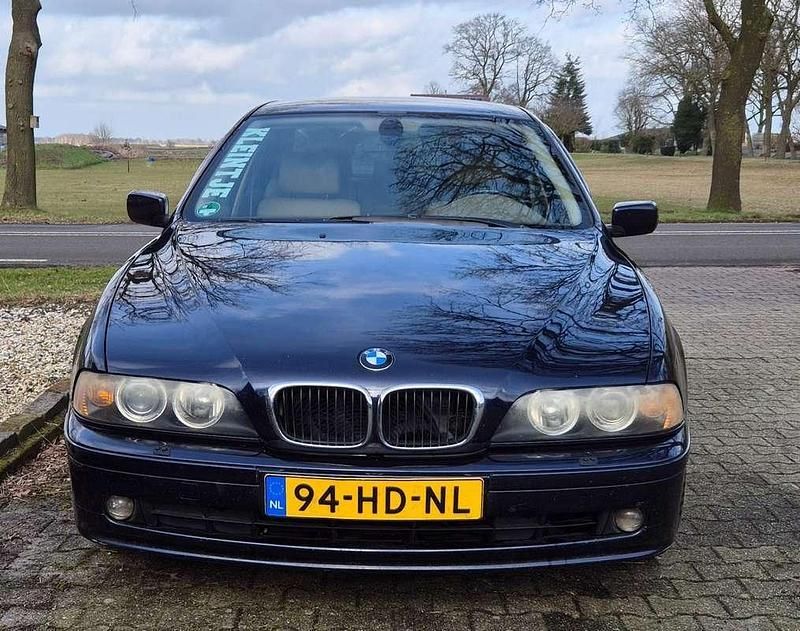 Blauw Gebruikt 2001 BMW 520 Executive Sedan | € 3.000 (Eerlijke prijs) - Afbeelding 1/4