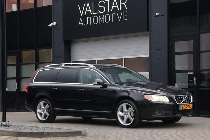 Zwart Occasion 2008 Volvo V70 Momentum Stationwagen | € 19.750 - Afbeelding 1/4