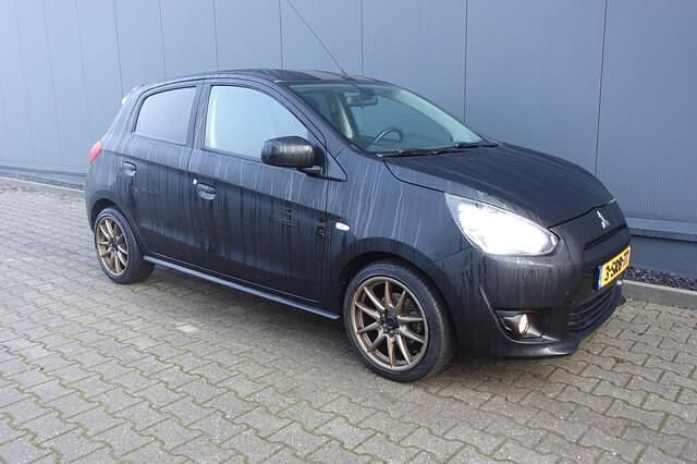 Occasion Mitsubishi Space Star Intense 71 PK (52 kW) 2013 Zwart MPV