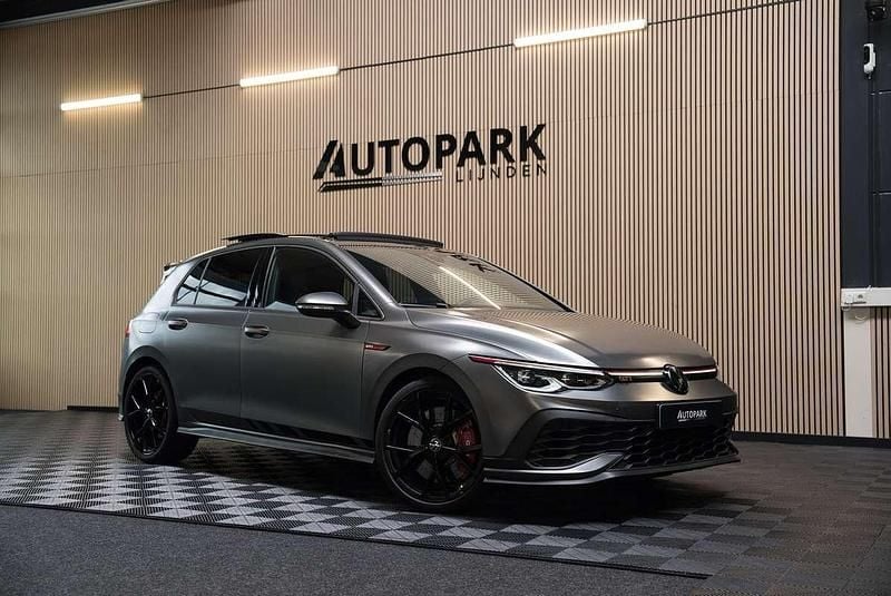 Grijs Gebruikt 2024 VW Golf VIII GTI Hatchback | € 43.950 (Eerlijke prijs) - Afbeelding 1/4