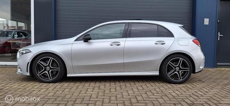 Occasion Mercedes A250 AMG line 2018 Zilver Hatchback