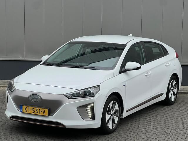 Occasion Hyundai Ioniq Comfort 88 kW (120 PK) 2016 Wit Hatchback
