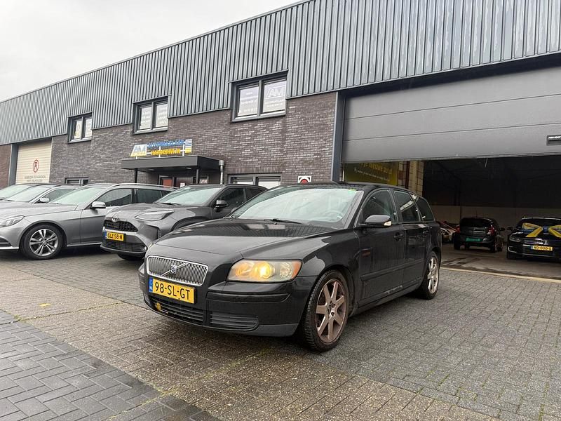 Zwart Gebruikt 2006 Volvo V50 Stationwagen | € 1.450 - Afbeelding 1/4