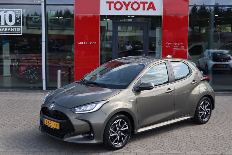 Groen Gebruikt 2020 Toyota Yaris Hybrid Edition Hatchback | € 18.990 (Goede deal) - Afbeelding 1/4