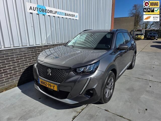 Grijs Gebruikt 2021 Peugeot 2008 GT-line SUV | € 17.950 (Eerlijke prijs) - Afbeelding 1/4