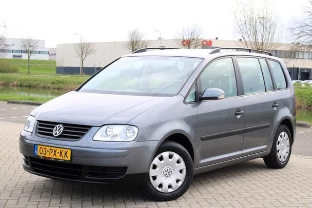 Grijs Gebruikt 2005 VW Touran MPV | € 2.450 (Iets duurder) - Afbeelding 1/4