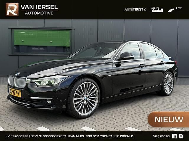Zwart Gebruikt 2019 BMW 318 Luxury Line Sedan | € 22.950 (Eerlijke prijs) - Afbeelding 1/4