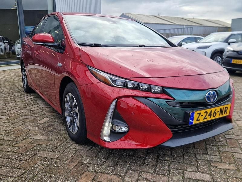 Occasion Toyota Prius Business Edition 123 PK (90 kW) 2018 Rood Hatchback