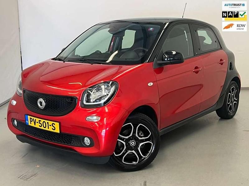 Rood Gebruikt 2017 Smart ForFour Prime Hatchback | € 9.950 (Eerlijke prijs) - Afbeelding 1/4