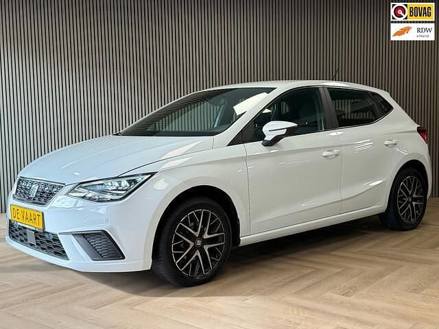 Wit Gebruikt 2020 Seat Ibiza Style Hatchback | € 15.995 (Eerlijke prijs) - Afbeelding 1/4