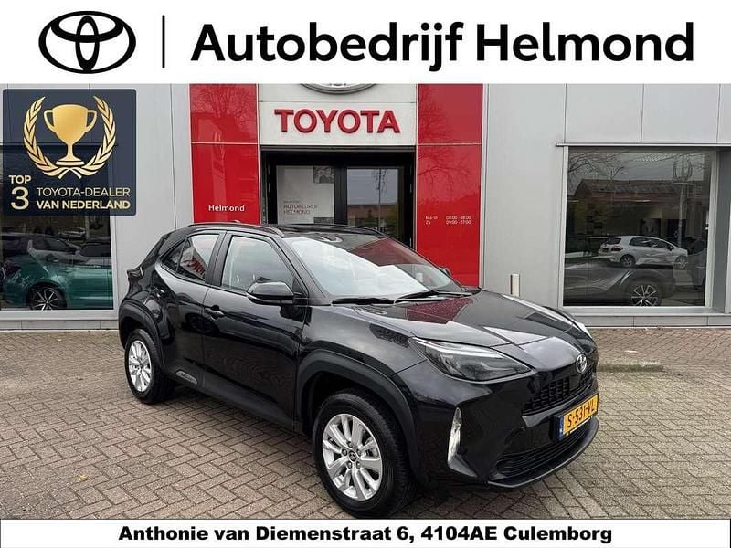 Zwart Gebruikt 2023 Toyota Yaris Cross Active SUV | € 25.650 (Eerlijke prijs) - Afbeelding 1/4