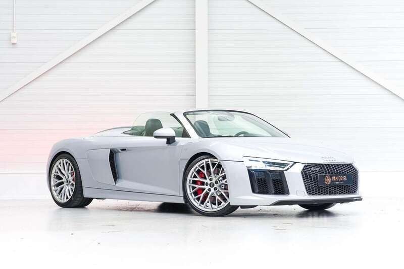 Zilver, metallic lak Gebruikt 2017 Audi R8 Spyder Design Cabriolet | € 137.750 - Afbeelding 1/4