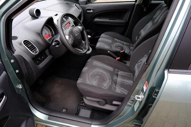 Occasion Opel Agila Edition 68 PK (50 kW) 2013 Groen (metallic) Hatchback