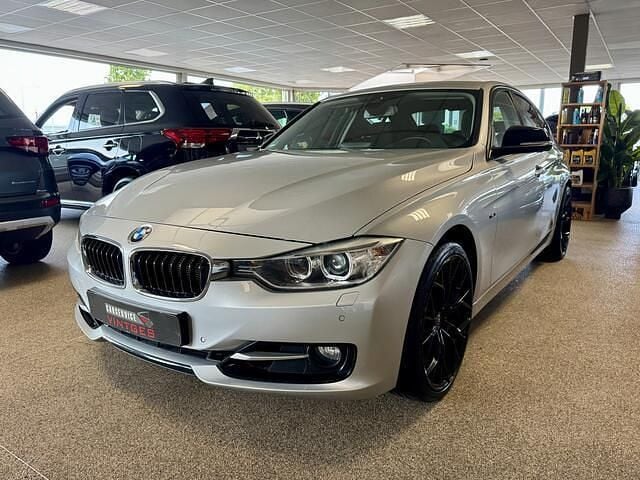 Grijs Gebruikt 2012 BMW 328 Executive Sedan | € 13.950 (Goede deal) - Afbeelding 1/4