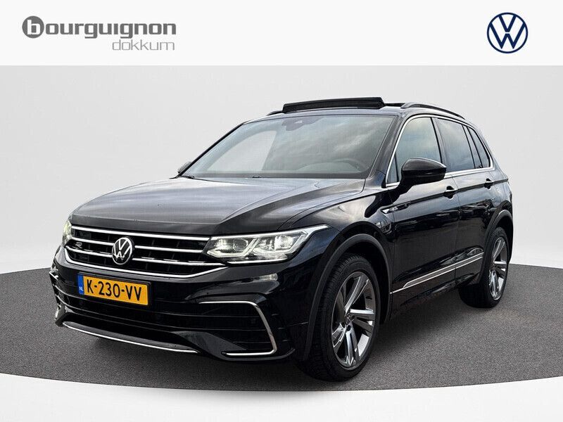 Zwart Gebruikt 2021 VW Tiguan R-line SUV | € 28.849 (Eerlijke prijs) - Afbeelding 1/3