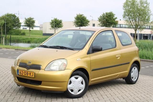 Occasion Toyota Yaris Sol 68 PK (50 kW) 1999 Geel Hatchback