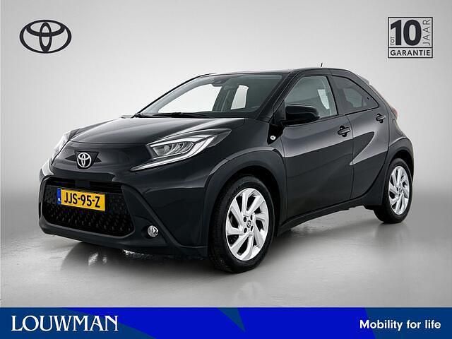 Zwart Gebruikt 2022 Toyota Aygo X Play SUV | € 16.950 - Afbeelding 1/4