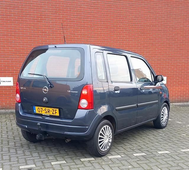 Occasion Opel Agila Essentia 80 PK (58 kW) 2006 Grijs Hatchback