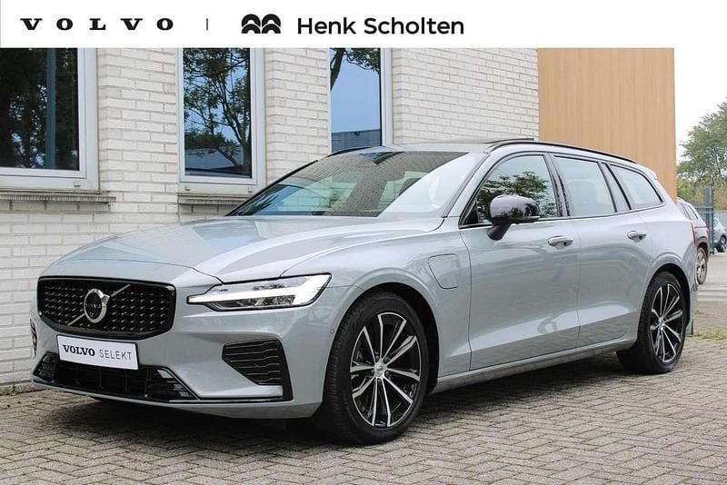 Grijs Occasion 2024 Volvo V60 Plus Stationwagen | € 42.950 (Eerlijke prijs) - Afbeelding 1/3