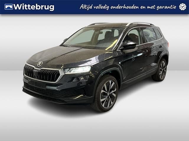 Zwart Gebruikt 2023 Skoda Karoq Style SUV | € 32.450 (Goede deal) - Afbeelding 1/2