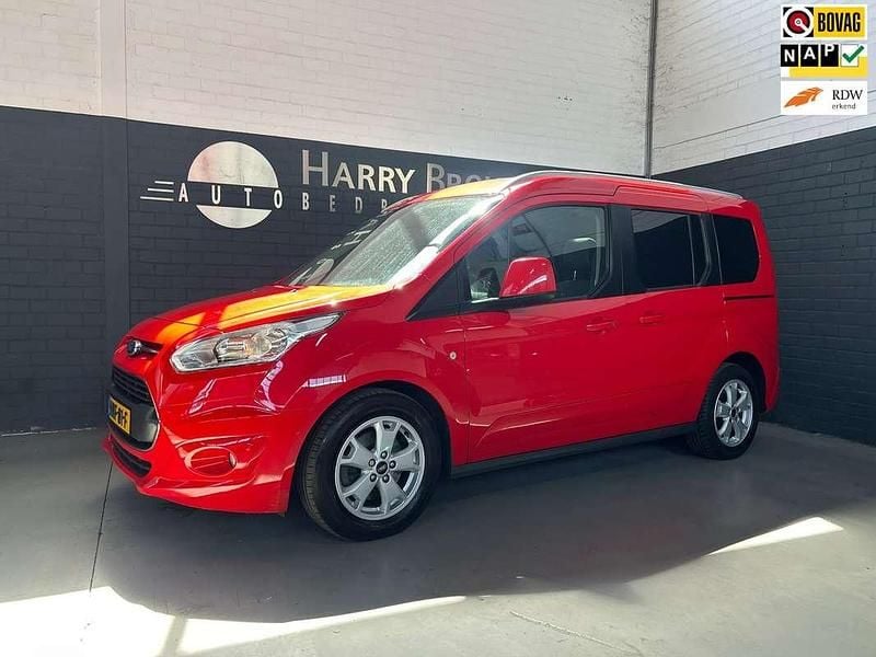 Rood Occasion 2016 Ford Tourneo Connect Titanium MPV | € 19.800 - Afbeelding 1/4