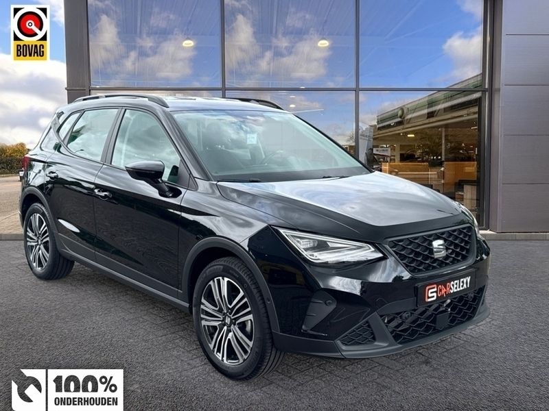 Zwart Gebruikt 2024 Seat Arona Style SUV | € 26.745 (Iets duurder) - Afbeelding 1/4