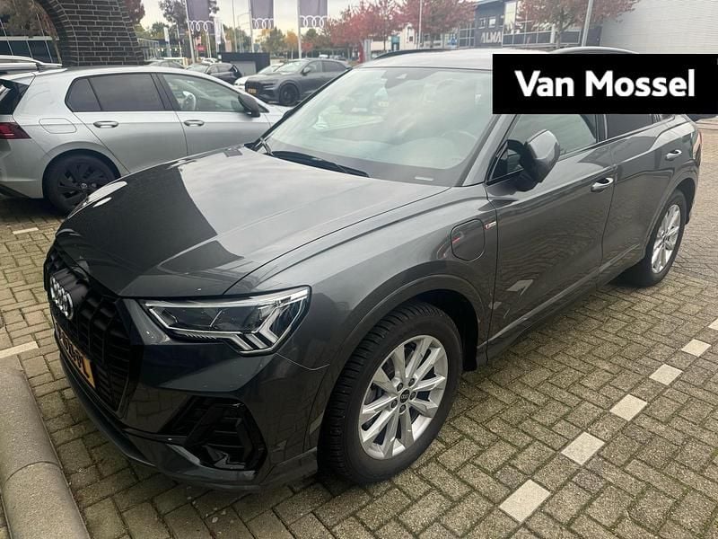 Grijs Gebruikt 2021 Audi Q3 S-Line SUV | € 31.900 (Super prijs) - Afbeelding 1/4