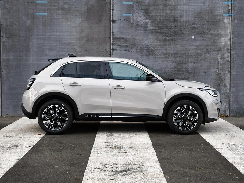 Nieuw Fiat 600 La Prima 145 PK (106 kW) 2025 Grijs SUV