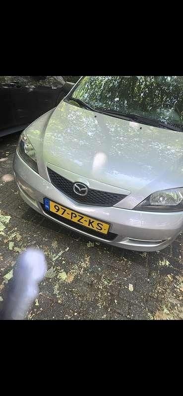 Gebruikt 2004 Mazda 2 Exclusive Sedan | € 1.000 - Afbeelding 1/1