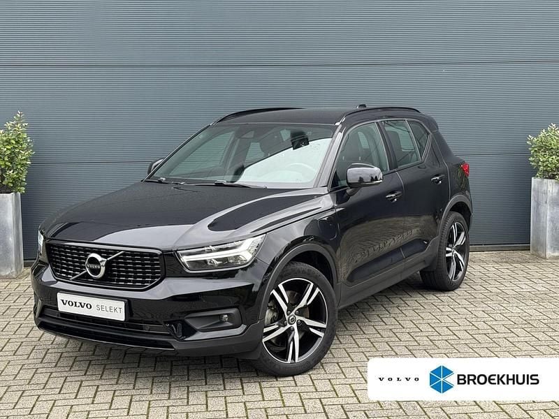 Zwart Gebruikt 2020 Volvo XC40 R-Design SUV | € 30.900 (Eerlijke prijs) - Afbeelding 1/4