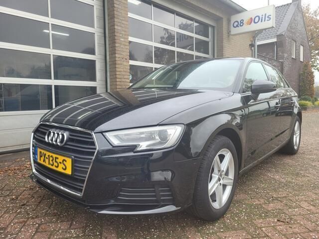 Zwart Gebruikt 2017 Audi A3 Sportback Proline Hatchback | € 15.950 (Goede deal) - Afbeelding 1/4