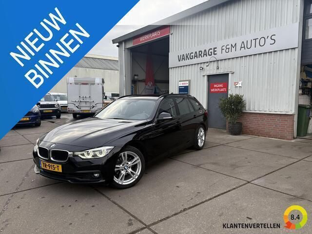 Zwart Gebruikt 2018 BMW 318 Executive Stationwagen | € 17.950 (Iets duurder) - Afbeelding 1/4
