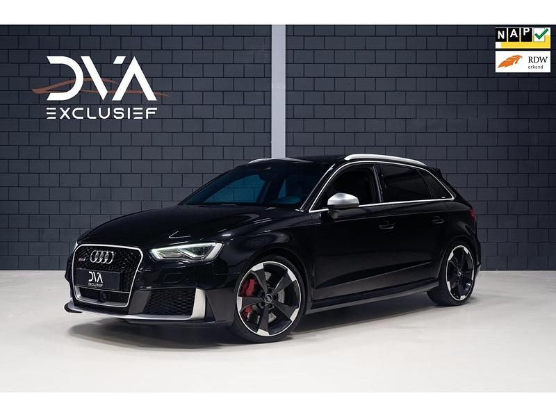 Zwart Gebruikt 2016 Audi RS3 Proline Sedan | € 31.950 - Afbeelding 1/4